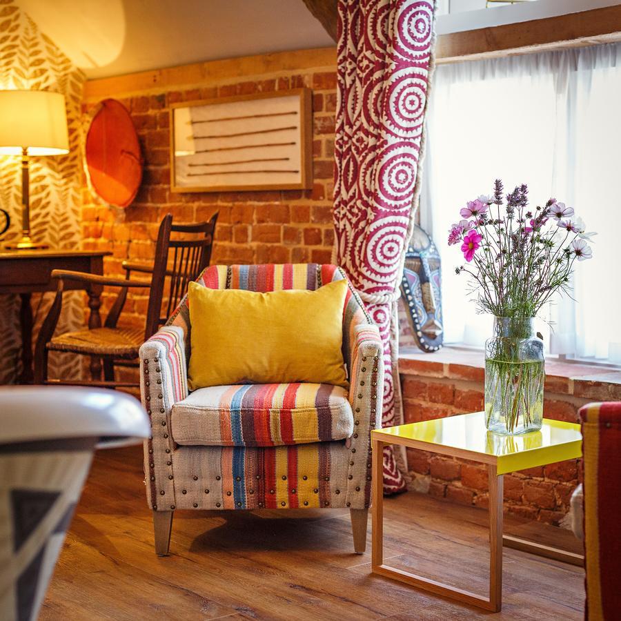 The Dial House 3*